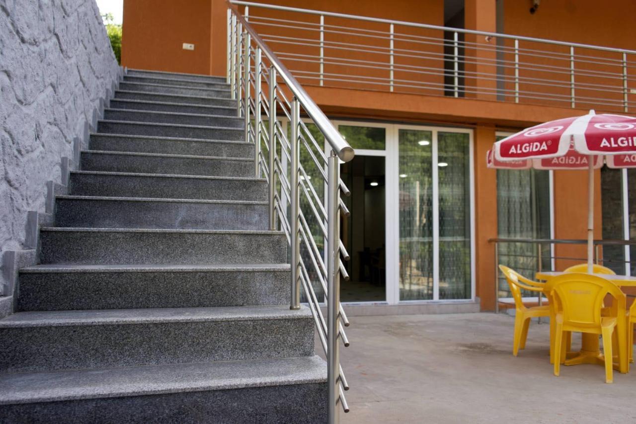 Nira Hotel Gonio Exteriör bild